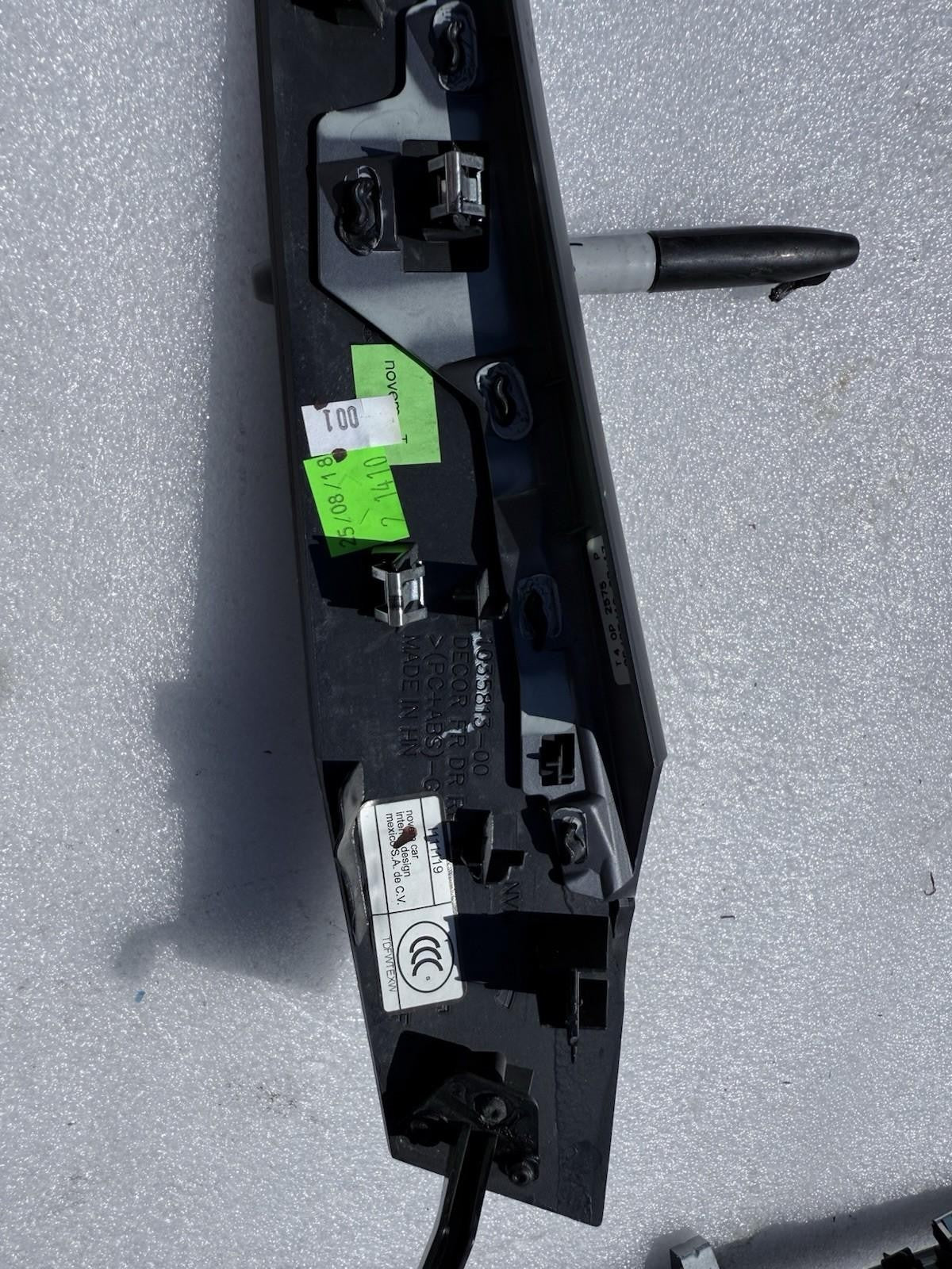 ♦️2016 - 2020 TESLA MODEL X FRONT RIGHT DOOR TRIM ASH BURL OEM, 1035812-09-C