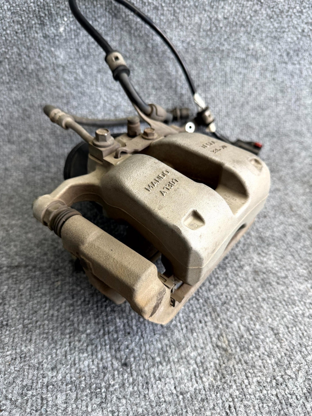 2017 – 2023 TESLA MODEL 3 REAR RIGHT SIDE BRAKE CALIPER W/ HOSE OEM 1044624-97-F