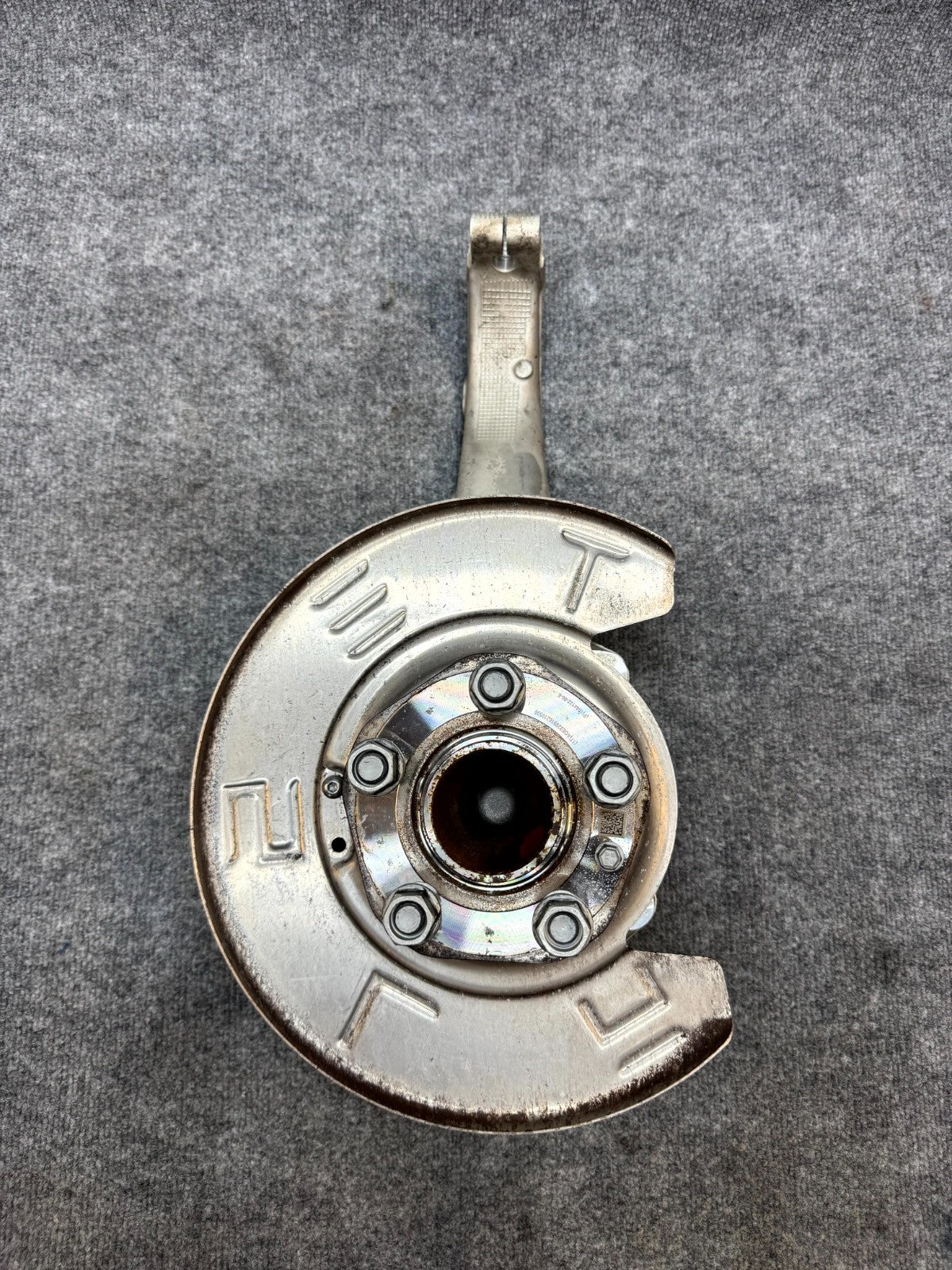 2017 - 2023 TESLA MODEL 3 FRONT LEFT SIDE SPINDLE KNUCKLE HUB OEM, 1044311-00-E