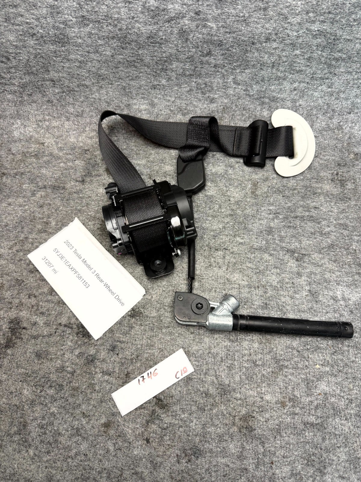 ♦️2017-2023 TESLA MODEL 3 FRONT RIGHT SEAT BELT W/ PRETENSIONER OEM 1081279-01-H