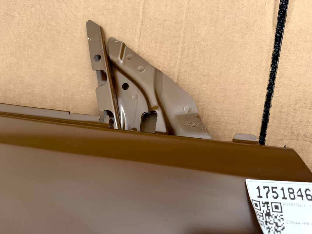 2024-2025 TESLA MODEL 3 FRONT RIGHT PASSENGER SIDE DOOR SHELL OEM, 1751846-E0-A