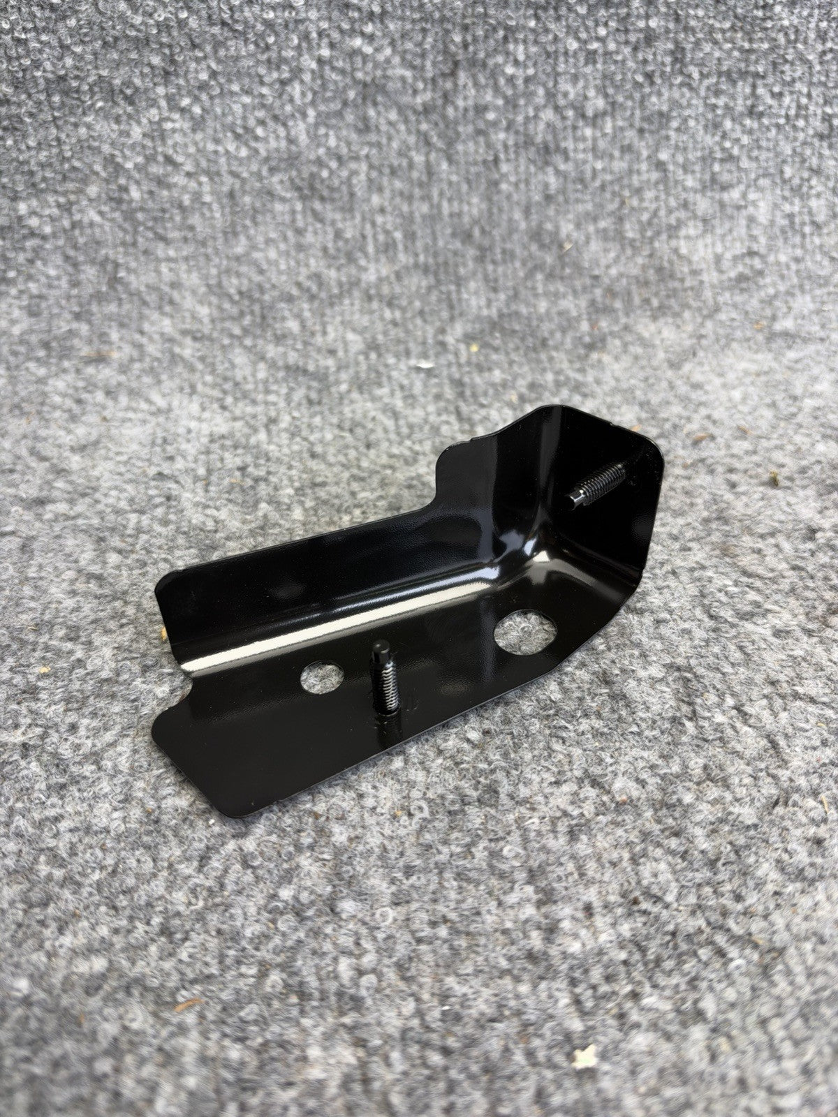 ✅NEW! Tesla Model Y Front Right Fender Bracket 1487440-00-A