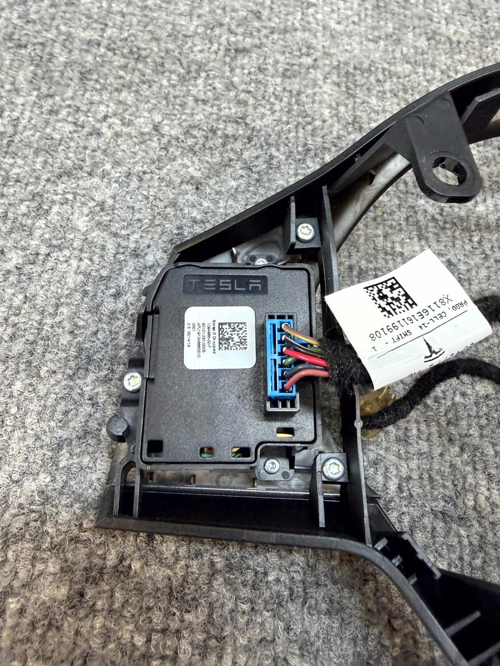 17-24 TESLA MODEL 3 Y STEERING WHEEL BEZEL TRIM W/ CONTROL SWITCH OEM 110155600C