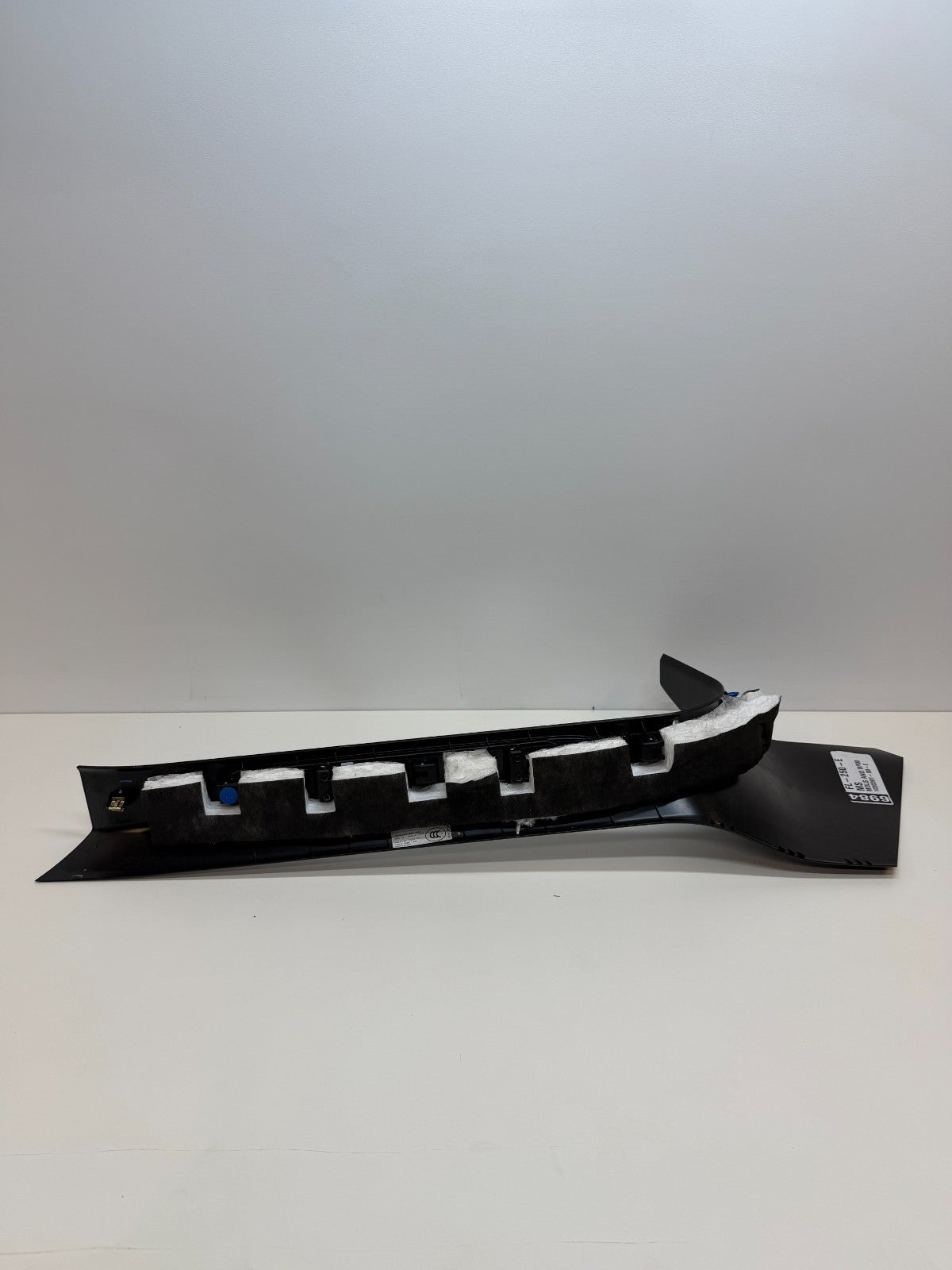 12-20 Tesla S Front Right Passenger Sill Plate Trim Cover Panel 1030391-00-F