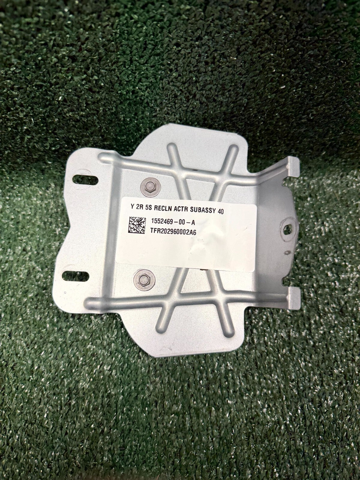 ♦️2020-2023 TESLA MODEL Y 2ND ROW SEAT RECLINER ACTUATOR OEM, 1552469-00-A
