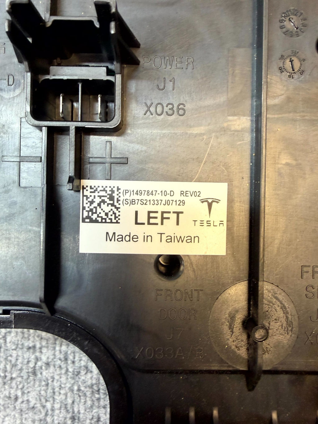 20-24 TESLA MODEL Y FRONT LEFT FRUNK LOW VOLTAGE BODY MODULE OEM, 1497847-10-D