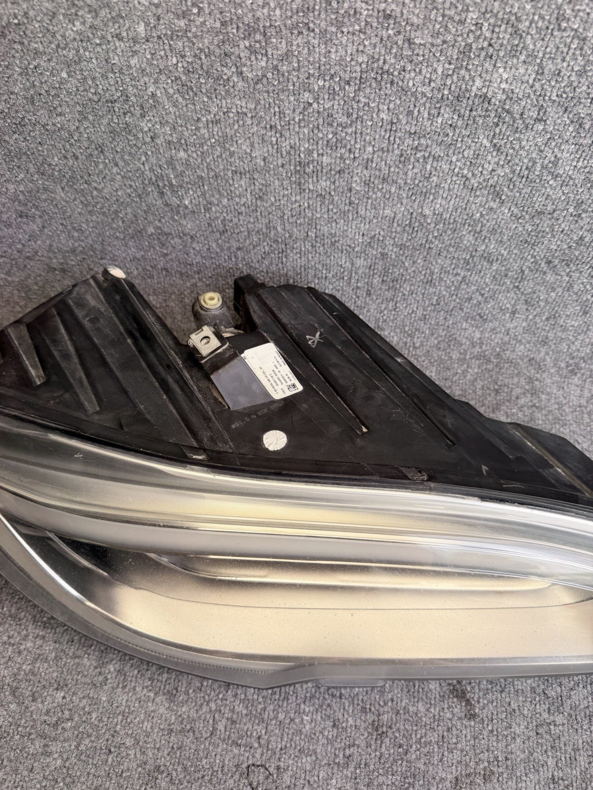 OEM  2016-2020 Tesla Model S Right Passenger Side Headlight 1053571-00-B