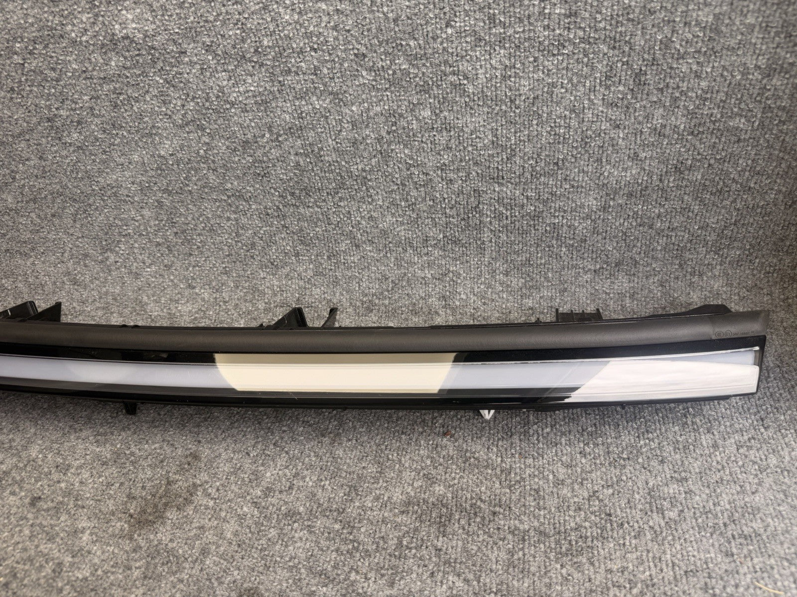 OEM 2025-2026 Tesla Model Y Front LED Light Bar Lamp Assembly 2038294-00-E