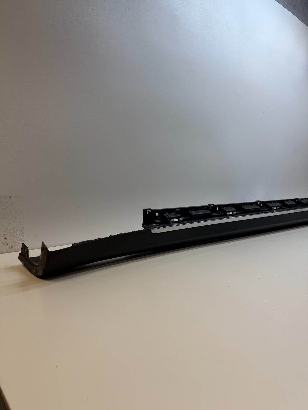 2012-2020 Tesla Model S Skirt Rocker Molding Sill Panel Left LH 6005874-00-G