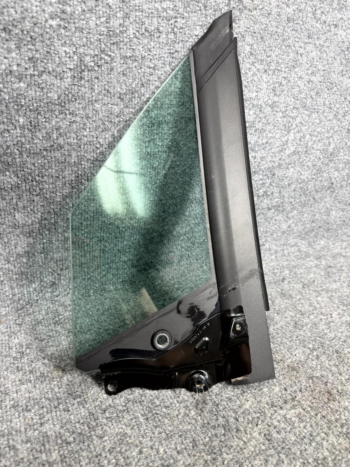16-20 Tesla Model X Right Side Quarter Corner Glass Vent Window OEM, 43R-004530