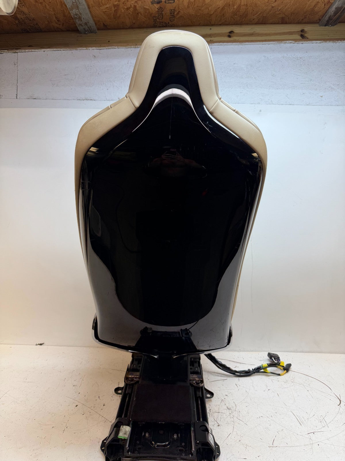 2016-20 Tesla Model X Rear Left 2nd Row Leather Complete Seat OEM 1059717-00-B