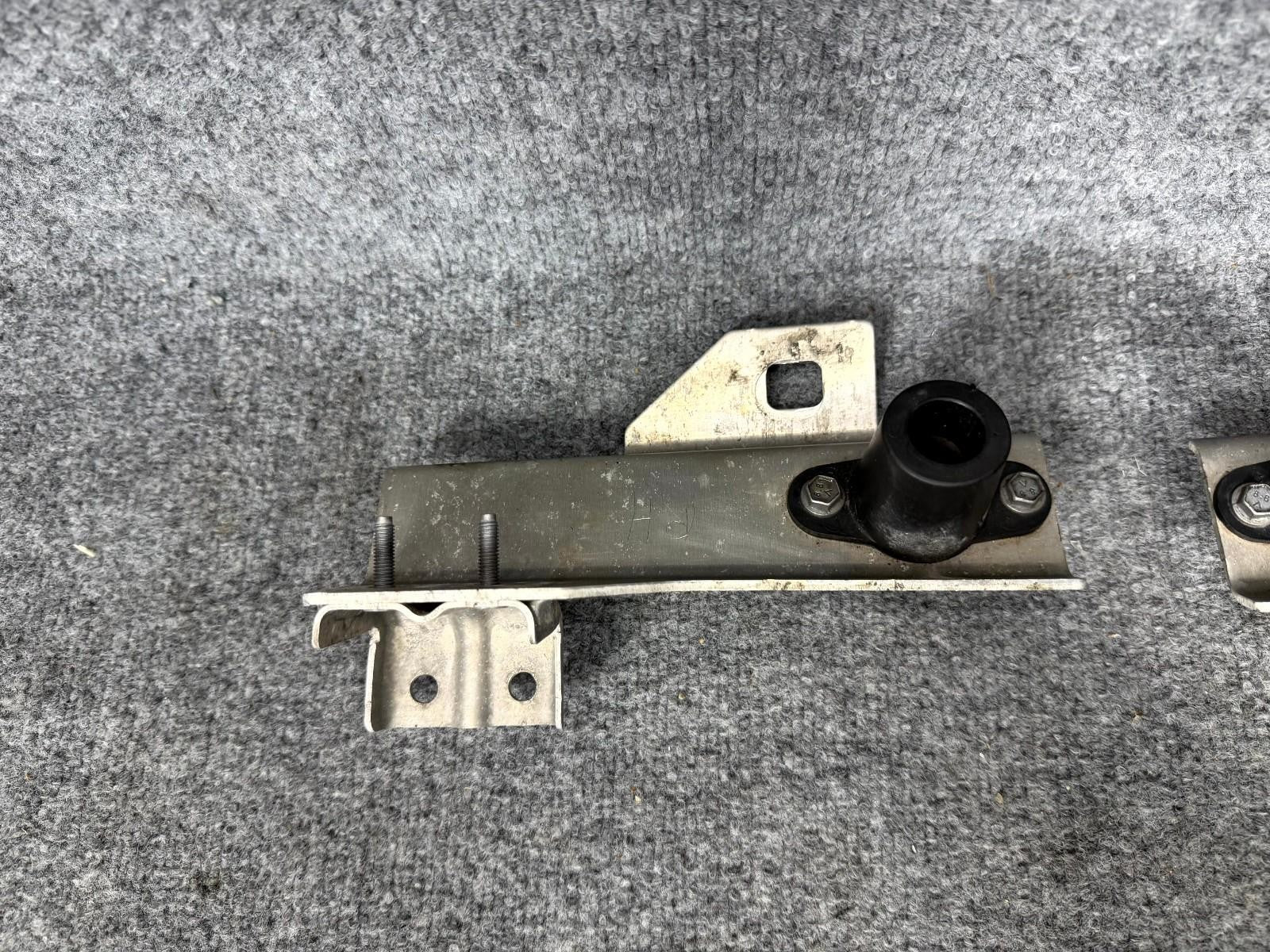 ♦️16-20 Tesla Model X Front Left & Right Bumper Ankle Catcher OEM, 1061424-00-C