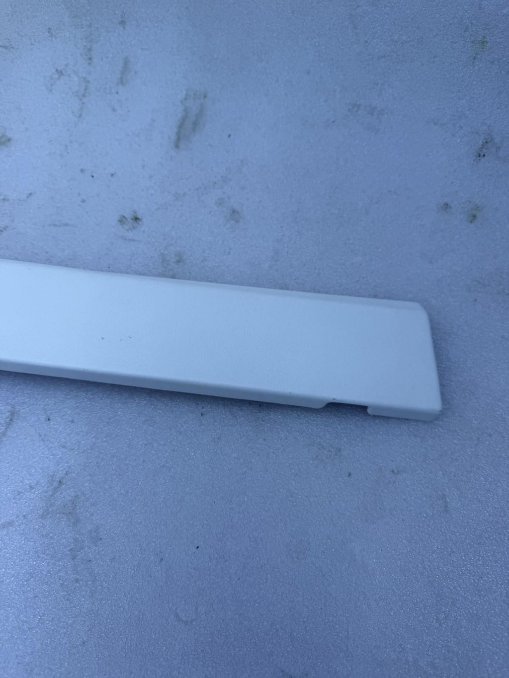 ♦️2016-2020 TESLA MODEL X FRONT RIGHT SIDE GLOVE BOX LOWER TRIM OEM, 1002301-17