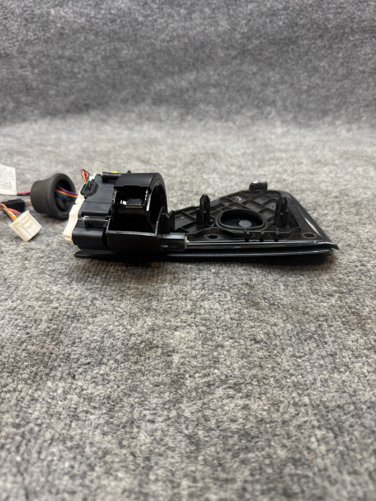 2020 - 2024 TESLA MODEL Y REAR LEFT CHARGE PORT REFLECTOR LIGHT OEM 1566302-10-G