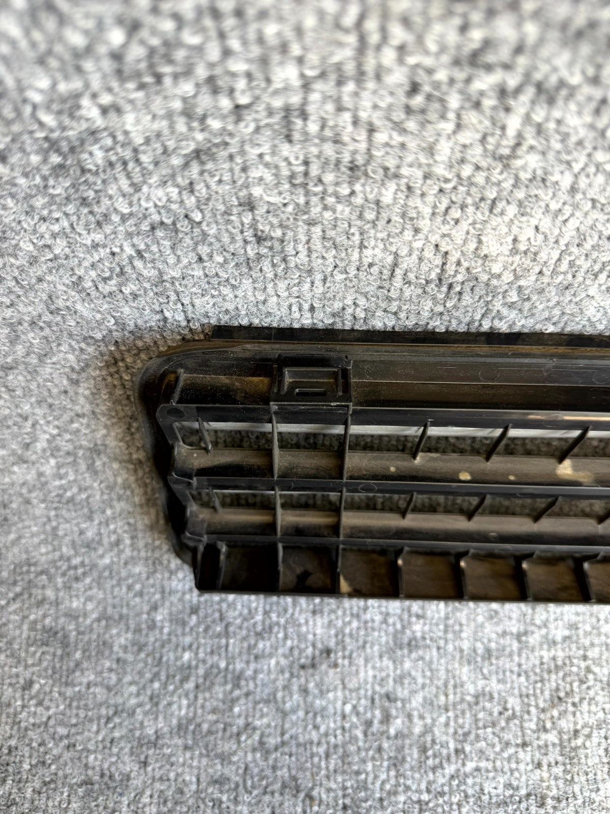 2017 - 2023 TESLA MODEL 3 AIR EXTRACTOR CABIN VENT GRILLE OEM, 1098751-00-C
