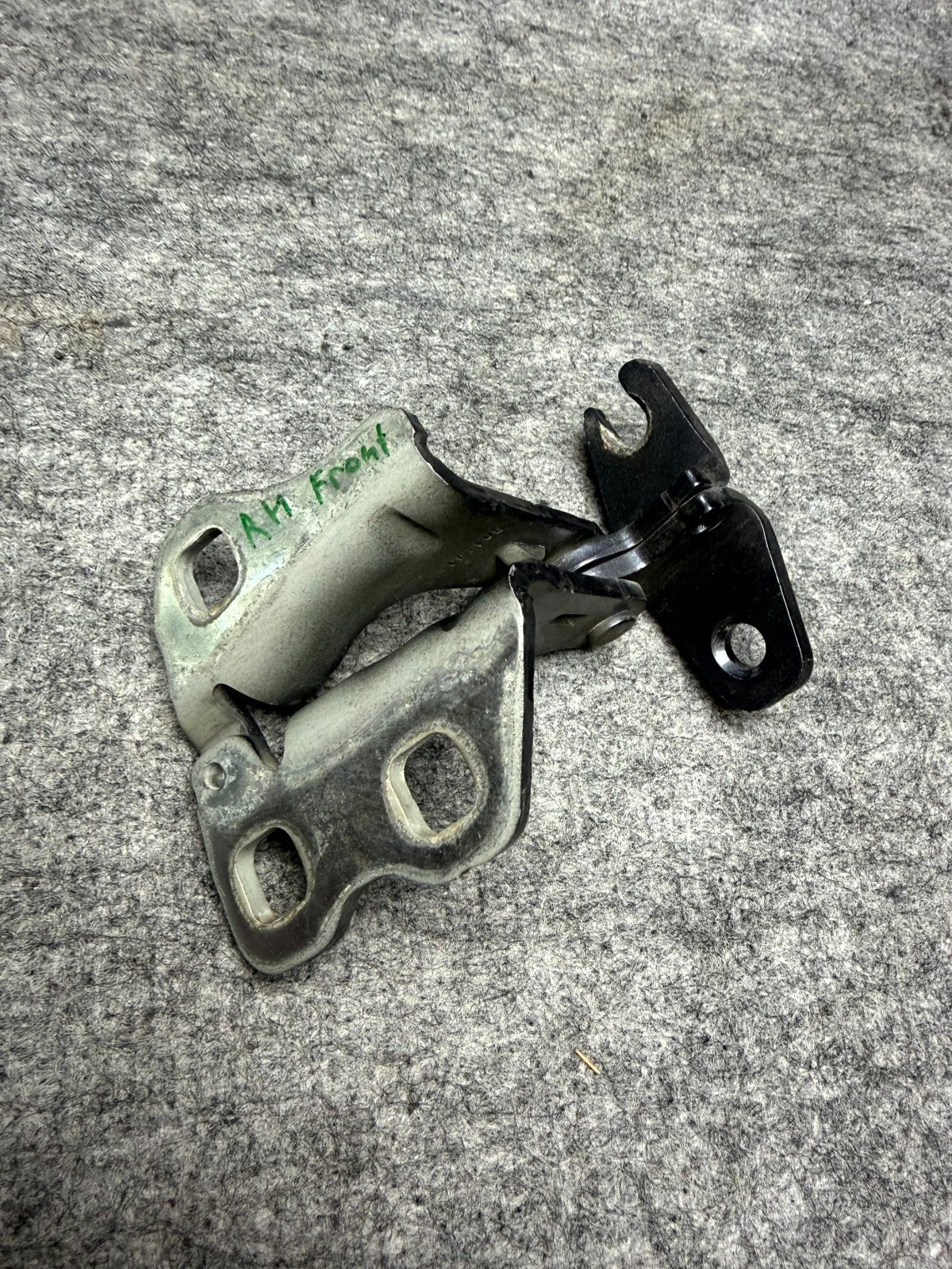 ♦️2017 – 2023 TESLA MODEL 3 FRONT LEFT & RIGHT SIDE DOOR HINGE SET OEM, 046571