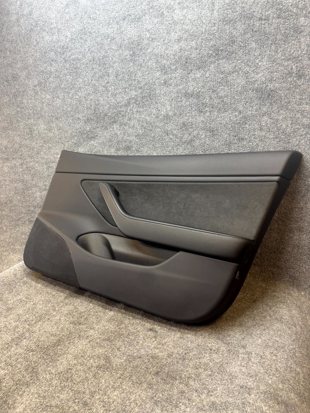 2017 - 2023 TESLA MODEL 3 FRONT RIGHT PASSENGER SIDE DOOR PANEL OEM 1090411-01-H