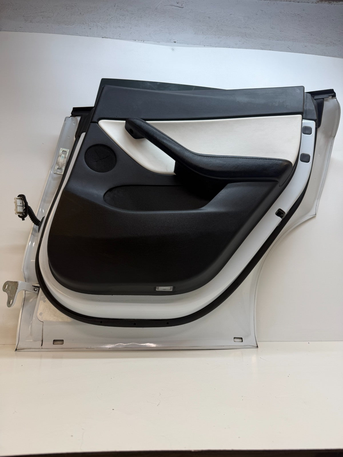 2020-24 Tesla Model Y Rear Right Passenger Side Complete Door Assembly White