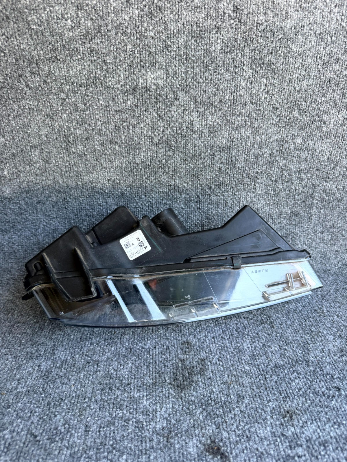 2017-2023 TESLA MODEL 3 FRONT RIGHT SIDE FOG LIGHT LAMP OEM, 1077390-00-F
