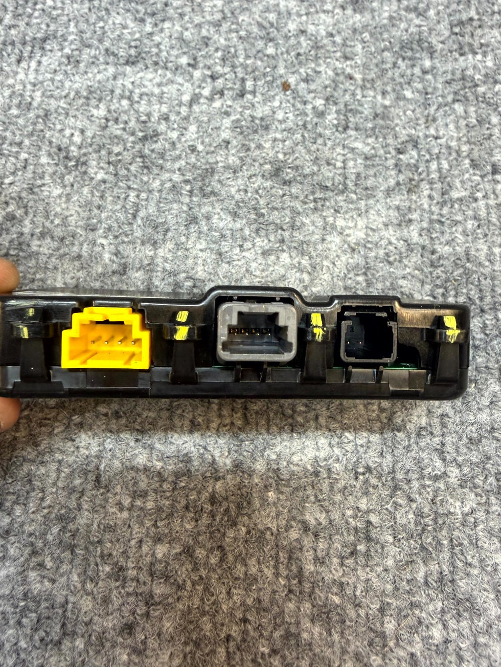 2020-2024 TESLA MODEL Y FRONT RIGHT SEAT COMPUTER CONTROL MODULE OEM, 109851570G