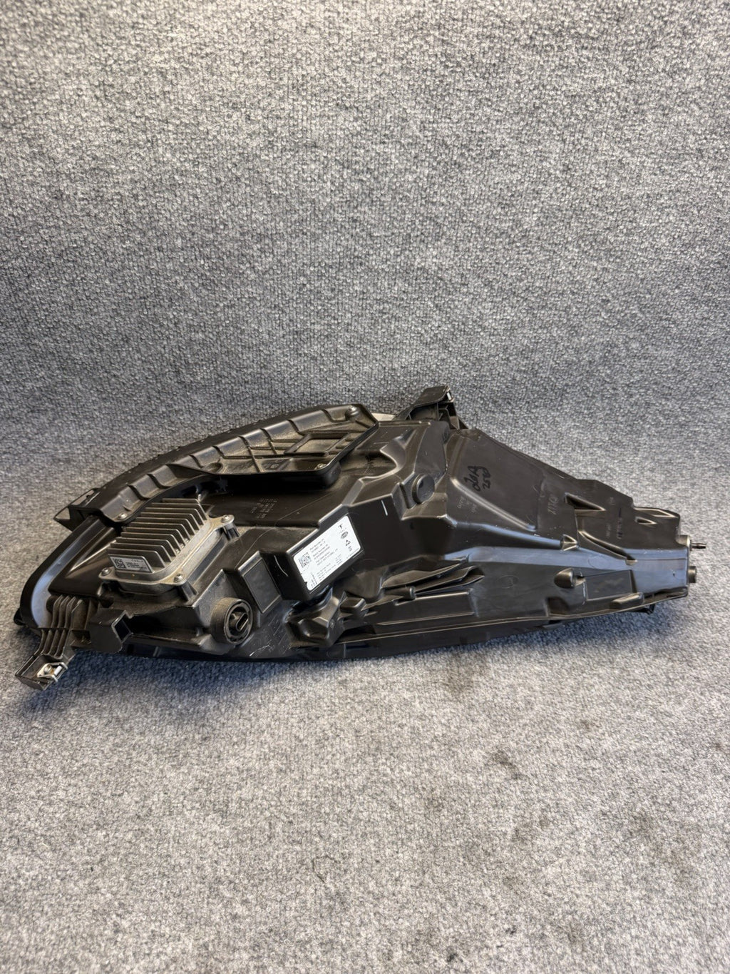 21-23 Tesla 3-Y Matrix  Passenger Left Driver  LED Headlight OEM 1514952-00-D