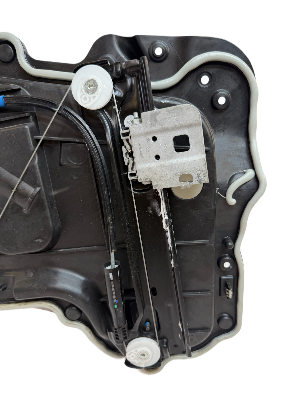 2017-2023 TESLA MODEL 3 REAR RIGHT DOOR WINDOW REGULATOR OEM 1096623-00-K