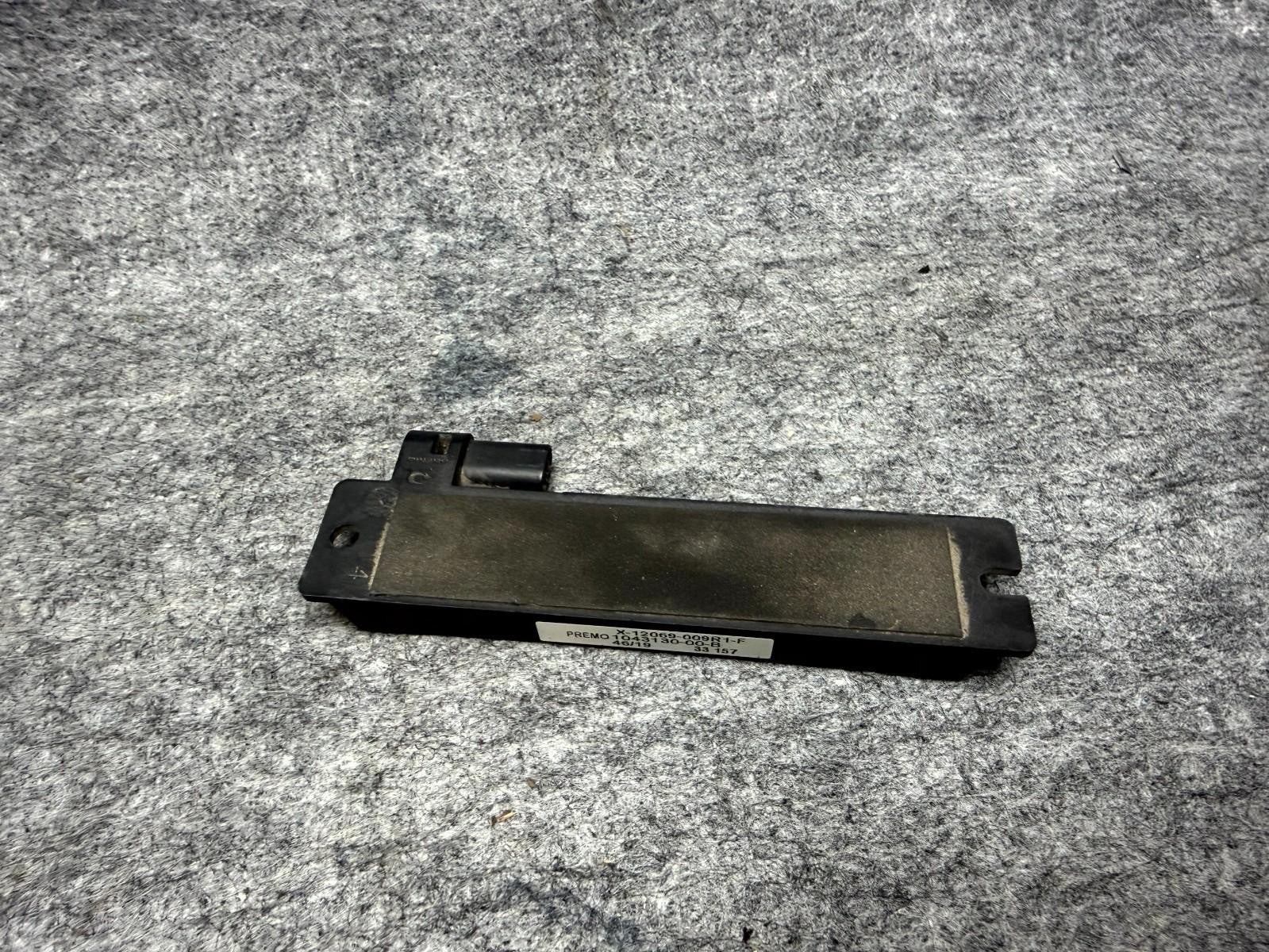 ♦️2016-2020 TESLA MODEL X KEYLESS ENTRY ANTENA CONTROL MODULE OEM, 1043130-00-B