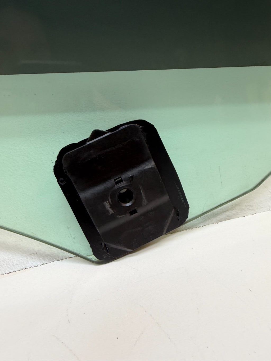 2021-2023 Tesla Model 3 M3 Front Driver Side Door Window Glass Left 43R-014955