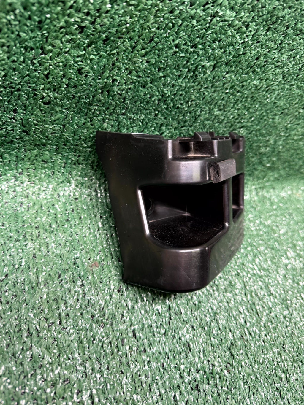 ♦️2020-2023 TESLA MODEL Y RIGHT SIDE TAIL LIGHT BUMPER BRACKET OEM, 1494039-00-B