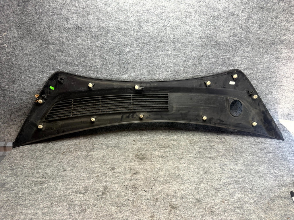 ♦️17-23 TESLA MODEL 3 FRONT WINDSHIELD COWL VENT COVER PANEL OEM, 1081675-00-E