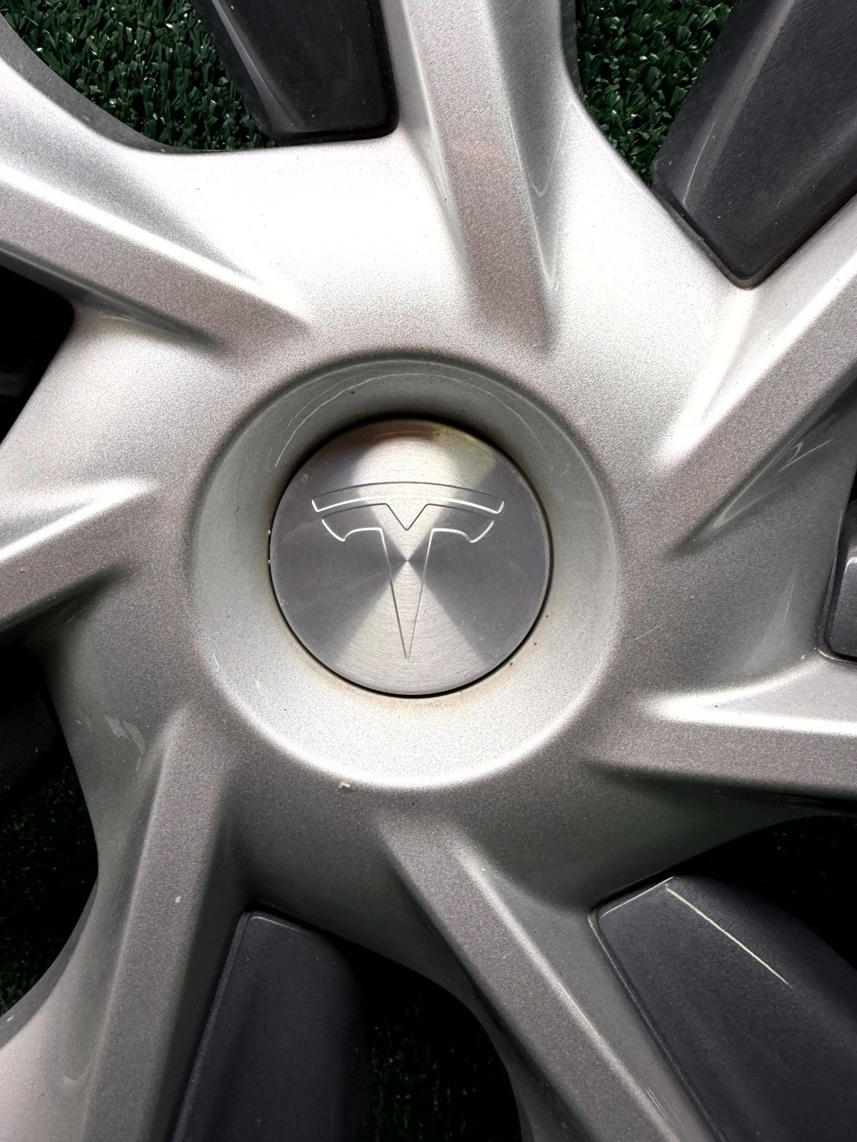♦️20-24 TESLA MODEL Y 19" GEMINI WHEEL RIM HUBCAP COVER OEM, 1044235-00-B