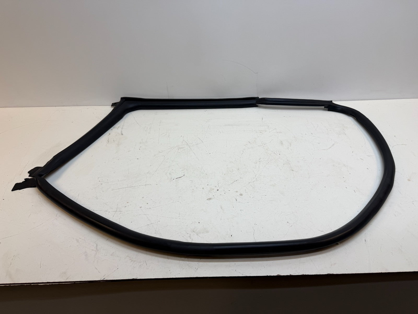 2012-2020 TESLA MODEL S FRONT LEFT DRIVER SIDE DOOR WEATHERSTRIP SEAL