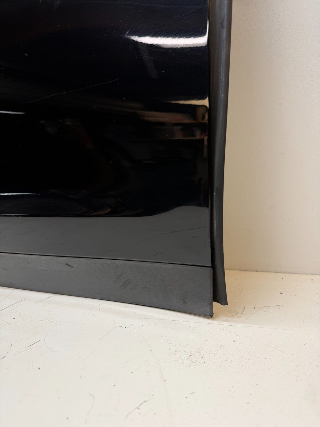 2016-2020 Tesla Model X Front Passenger Right Door Shell Panel OEM 1009907-00-G