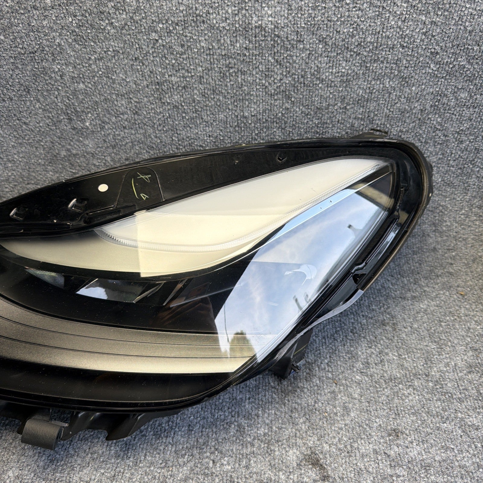 2021-2023 TESLA MODEL 3 HEADLIGHT LEFT DRIVER LED 1514952-00-D OEM