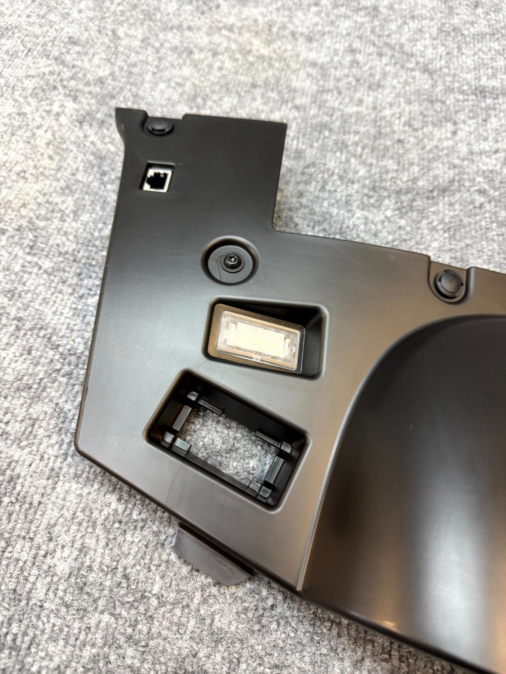 20-24 TESLA MODEL Y LEFT UNDER DASHBOARD FOOTWHEEL STEERING TRIM OEM, 150707600B