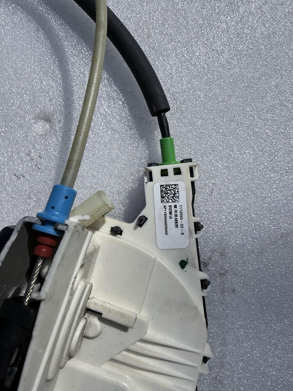 ♦️2016 - 2020 TESLA MODEL X FRONT LEFT SIDE DOOR LOCK ACTUATOR OEM, 1112063-90-A