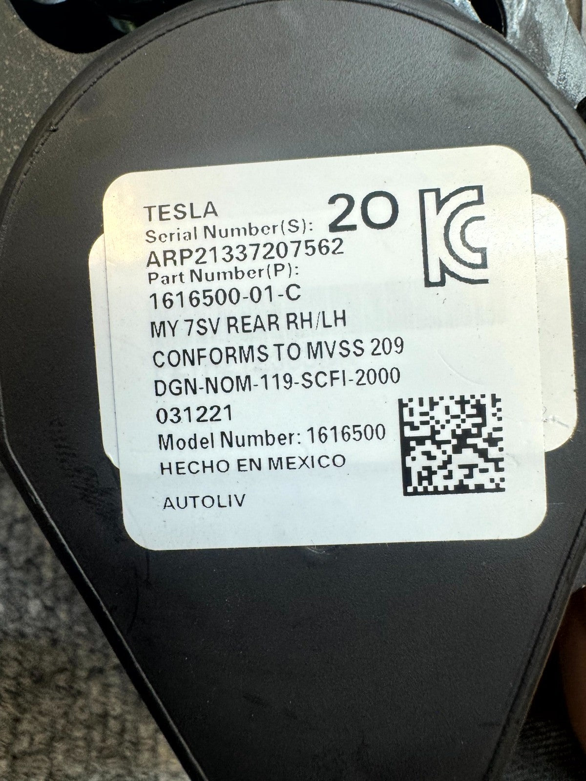 2020 - 2024 TESLA MODEL Y REAR RIGHT / LEFT SIDE SEAT BELT OEM, 1616500-01-C