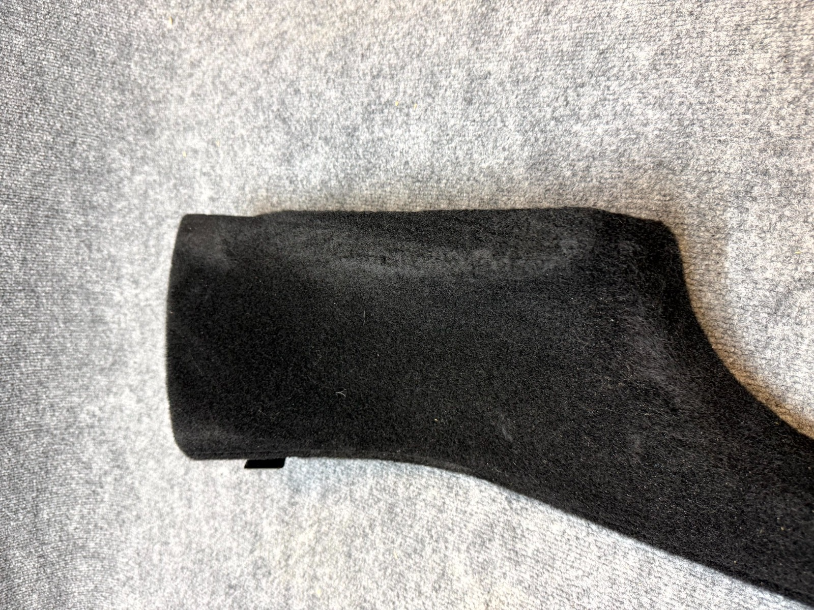 2020 - 2024 TESLA MODEL Y REAR RIGHT C-PILLAR LOWER TRIM COVER OEM, 1704661-00-E