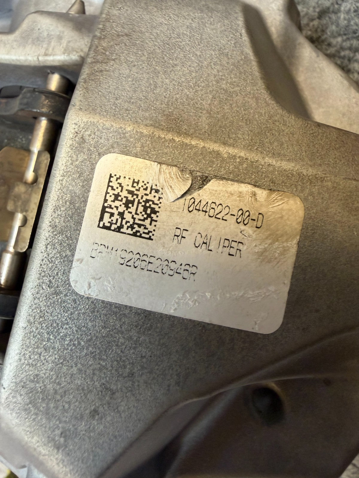2017-2023 Tesla Model 3 Front Right Caliper W/ Brake Hose Line 1044622-00-D
