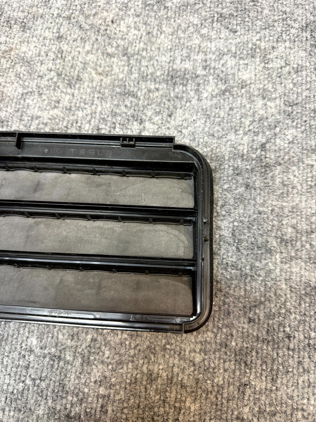 2017-2023 TESLA MODEL Y/3 AIR EXTRACTOR CABIN VENT GRILLE BLACK OEM, 109875100C