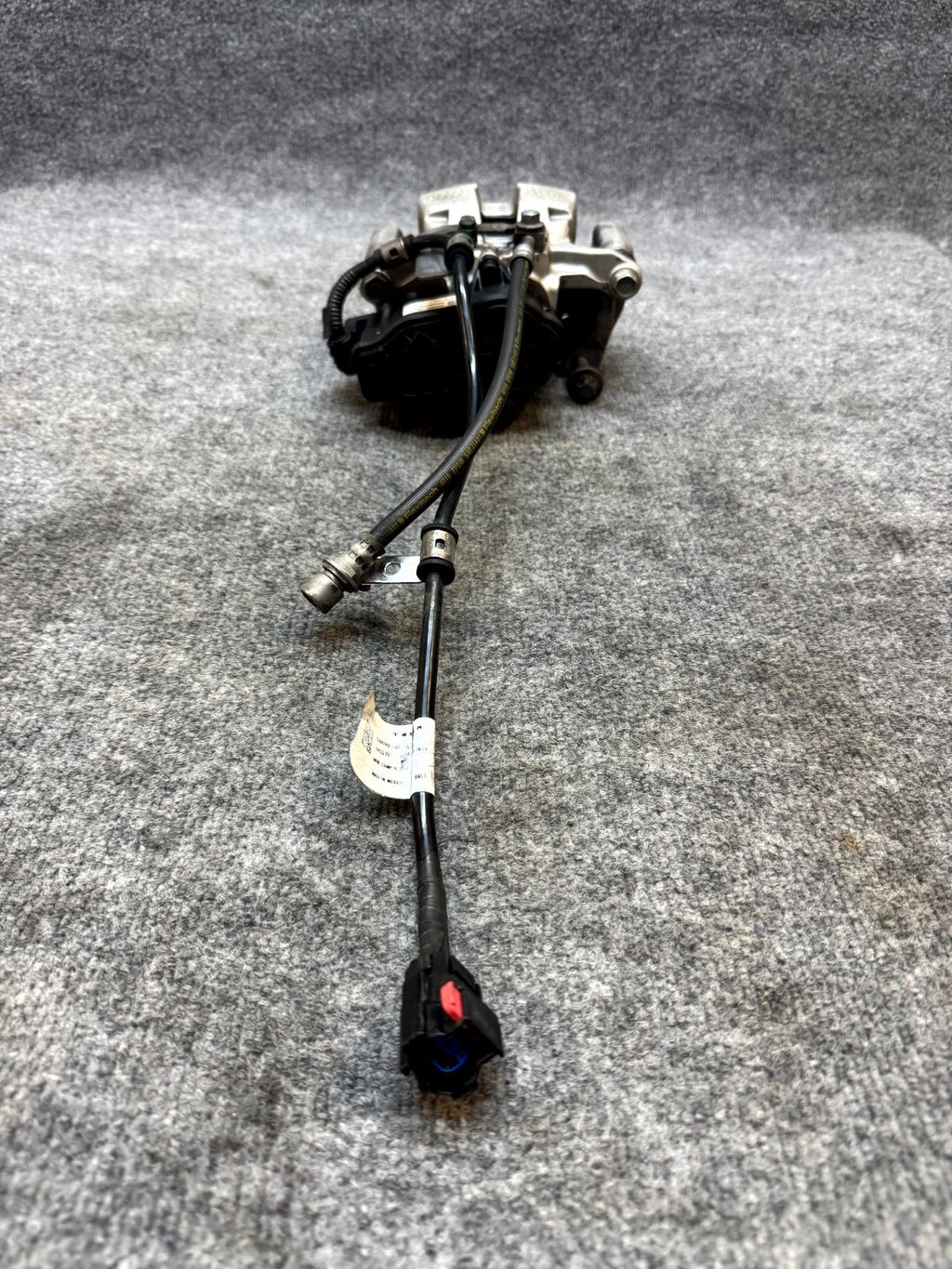 2017 - 2023 TESLA MODEL 3 REAR RIGHT SIDE BRAKE CALLIPER W/HOSE OEM 1044624-00-J