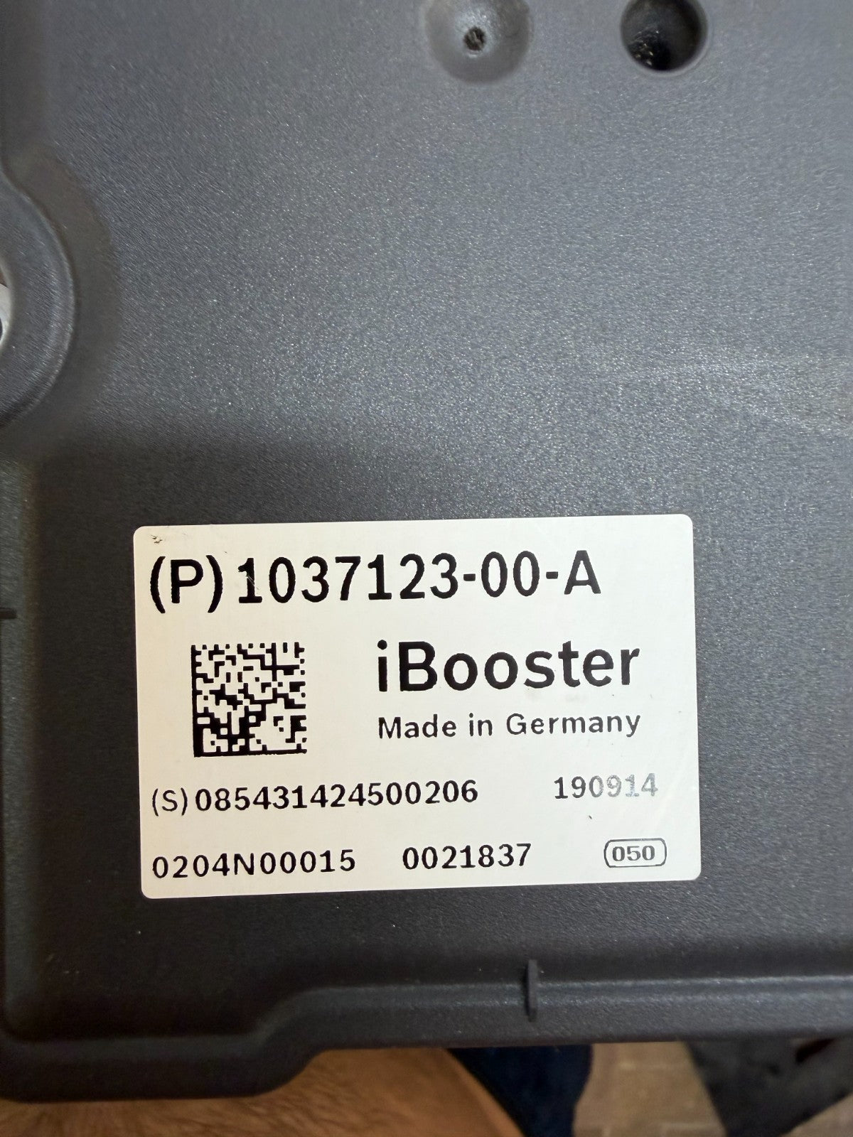 2012-2015 Tesla Model S iBooster Brake Booster Master Cylinder 1037123-00-A