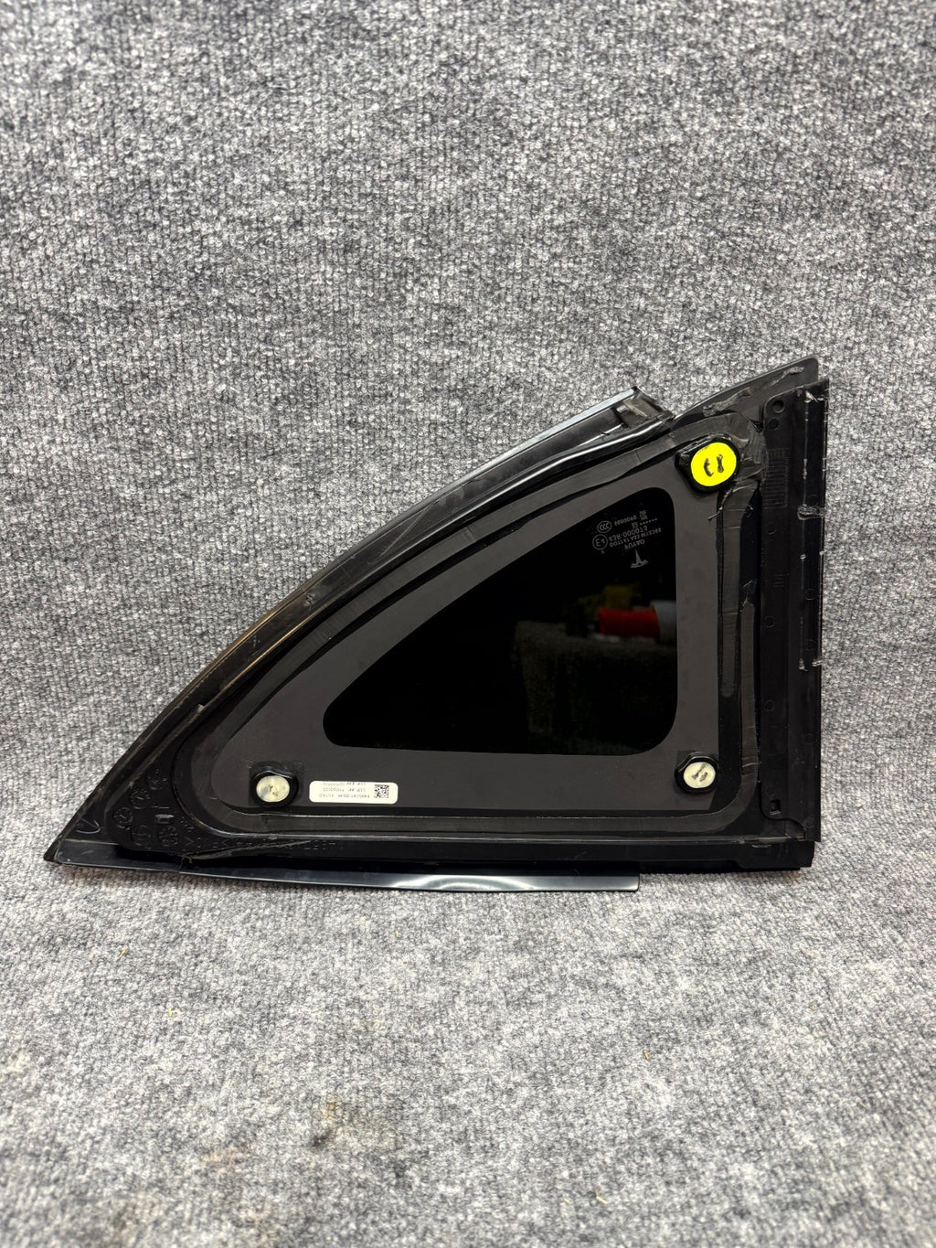 2020 - 2024 TESLA MODEL Y REAR RIGHT SIDE QUARTER WINDOW GLASS OEM, 1495741-00-H