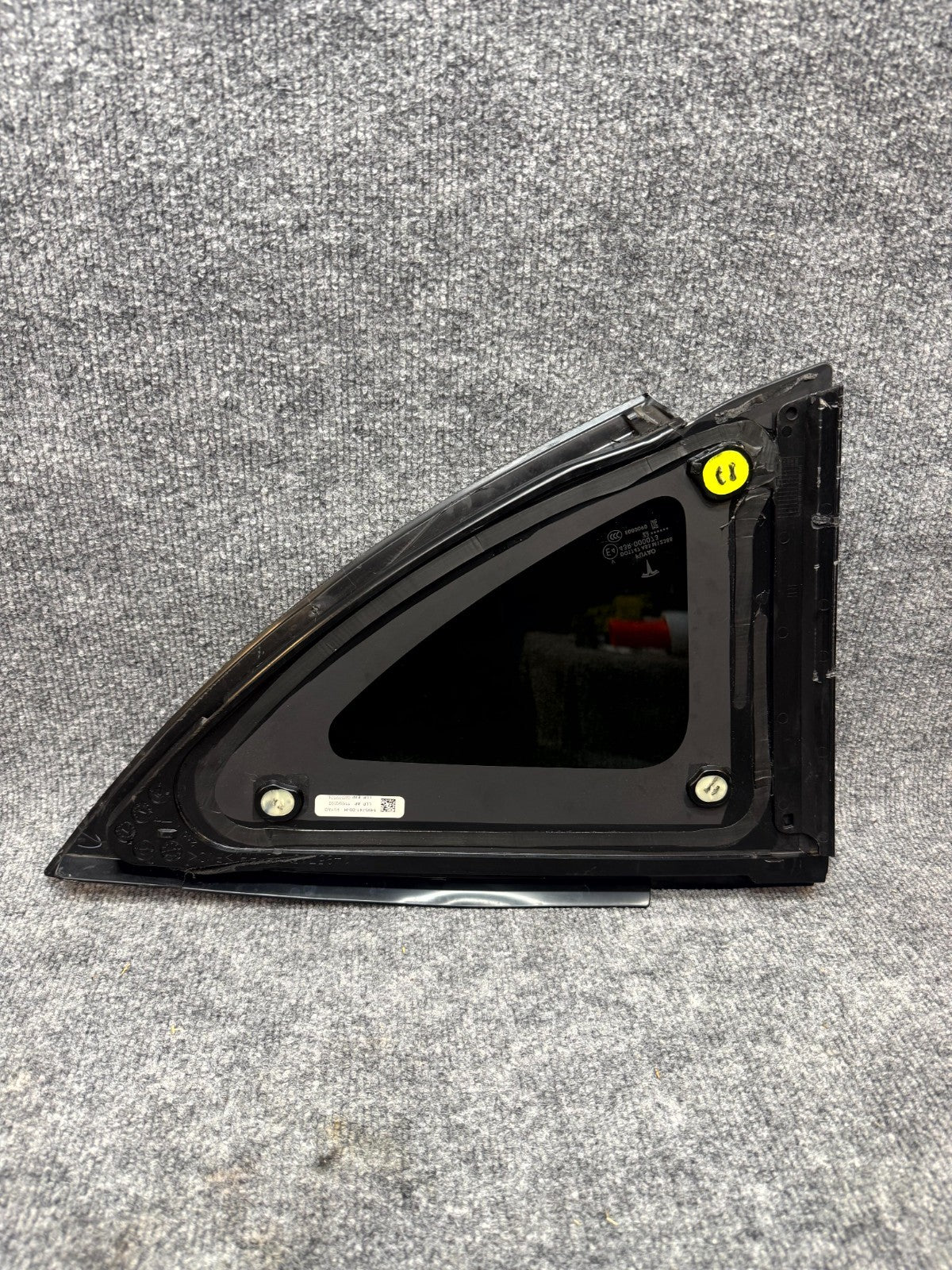 2020 - 2024 TESLA MODEL Y REAR RIGHT SIDE QUARTER WINDOW GLASS OEM, 1495741-00-H