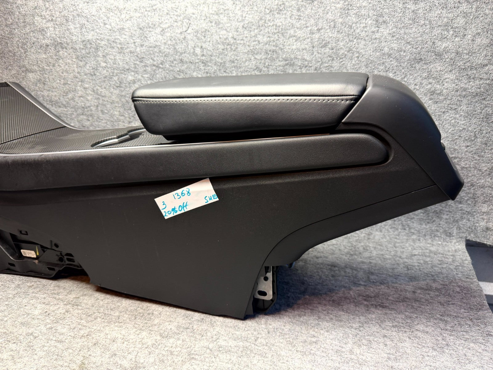 ♦️17–23 TESLA MODEL 3 CENTER CONSOLE ARMREST STORAGE ASSEMBLY OEM, 1087897-00-B