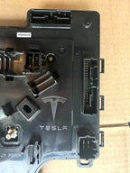♦️17-23 TESLA MODEL 3 RIGHT LOW VOLTAGE CONTROLLER MODULE UNIT OEM, 1100340-00-H