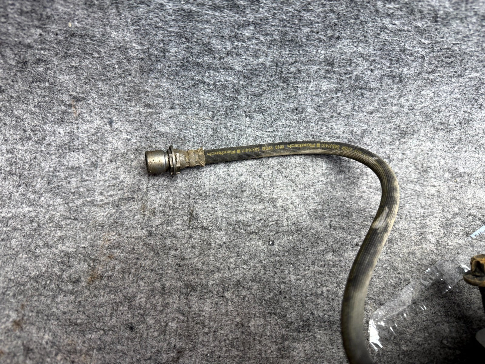 ♦️17–23 TESLA MODEL 3 FRONT RIGHT CALIPER W/ BRAKE HOSE LINE OEM, 1044622-00-E