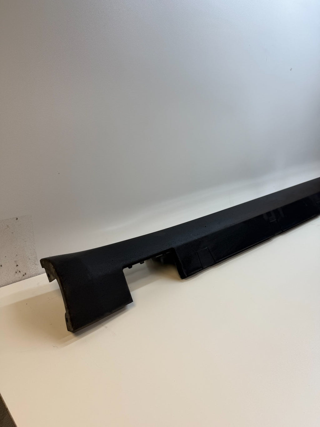 2012-2020 Tesla Model S Skirt Rocker Molding Sill Panel Left LH 6005874-00-G