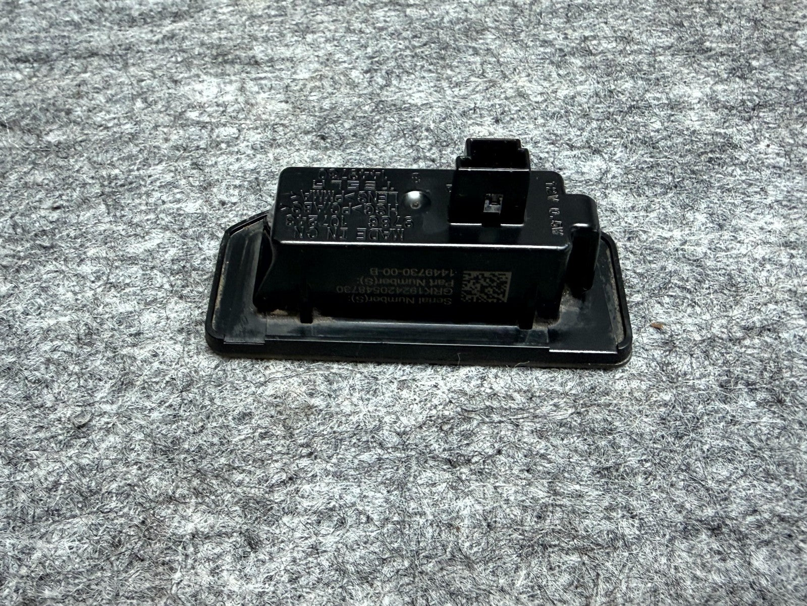 ♦️ 2017 – 2023 TESLA MODEL 3 LICENSE PLATE LIGHT ASSEMBLY OEM, 9786 107243
