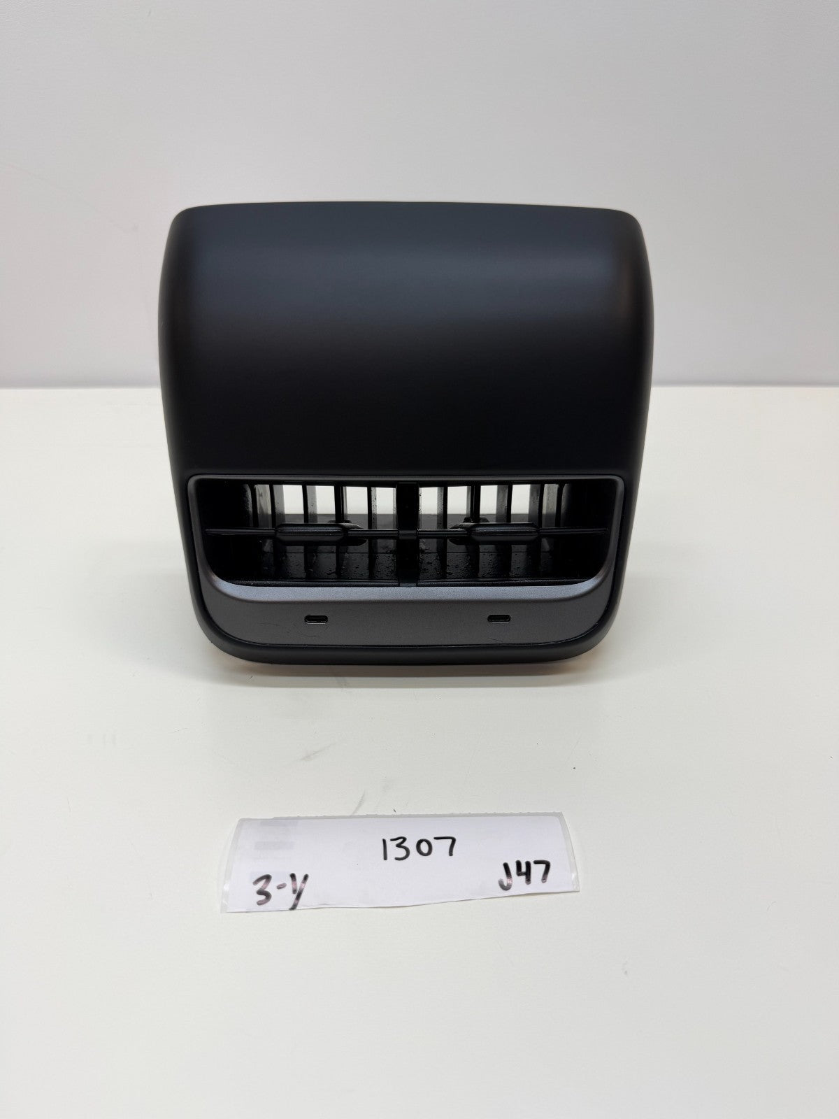 2017–2024 Tesla Model 3/Y Rear Console Air Vent Cover w/ USB Module 1111072-00-E